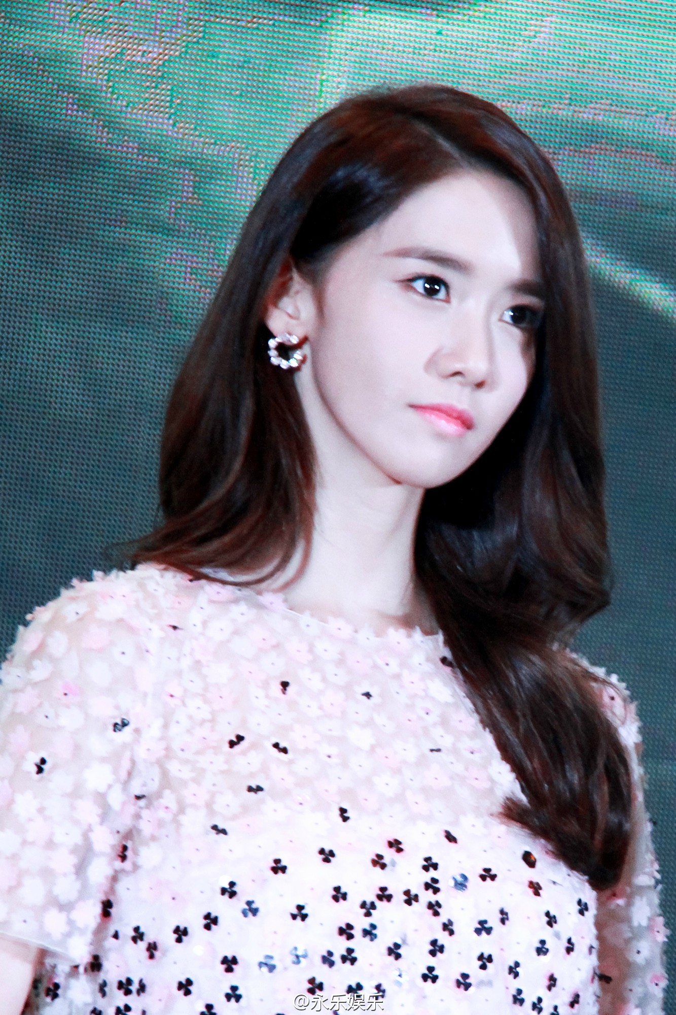 [PIC][15-12-2015]YoonA khởi hành đi Bắc Kinh - Trung Quốc để tham dự buổi họp báo cho MV "Please Contact Me" vào tối nay 7e696a1djw1ez1nnl98gpj21111jjtpu