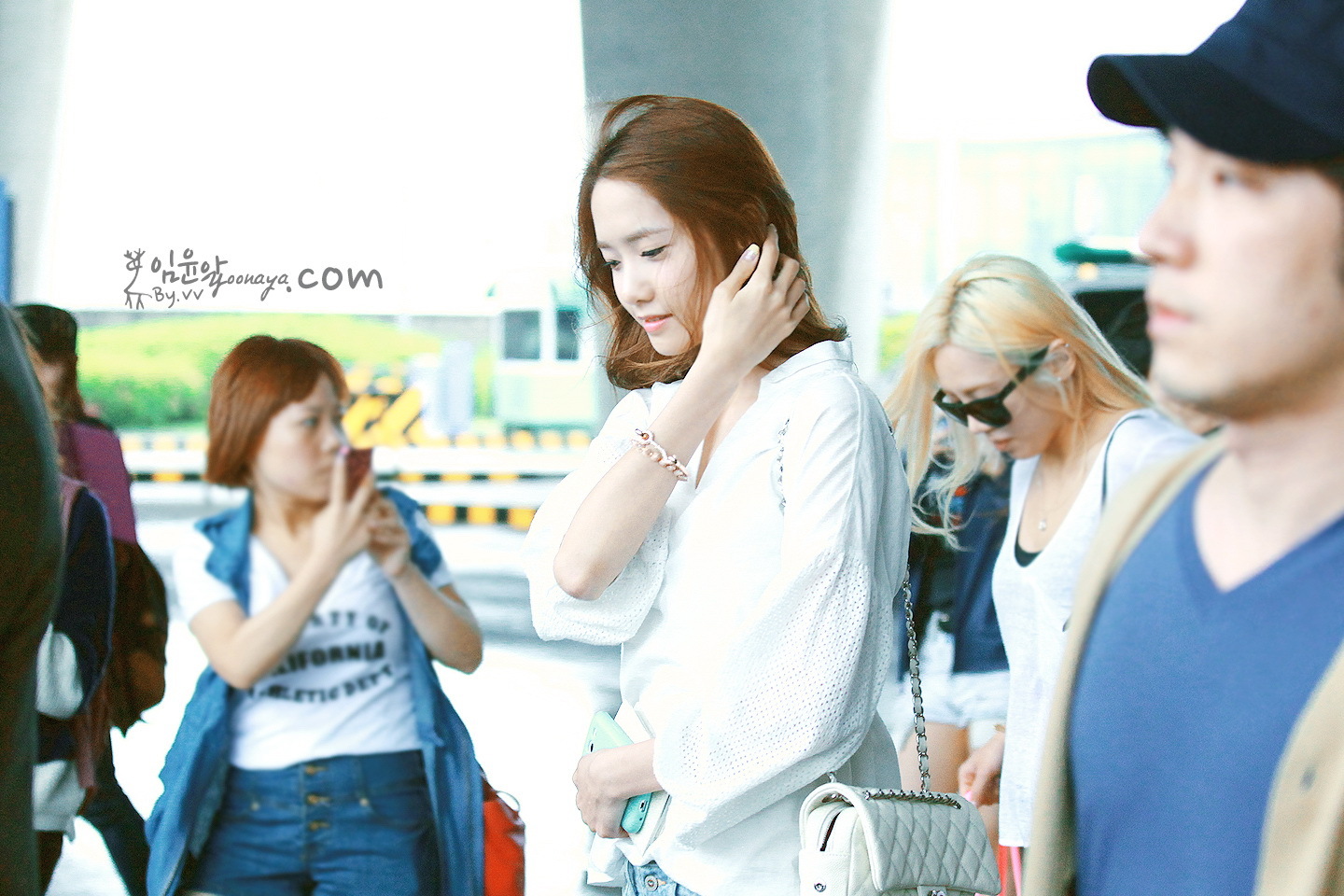 [PIC][27-05-2013]SNSD trở về Hàn Quốc vào chiều nay 8426f136gw1e556jt22aqj21400qogvs