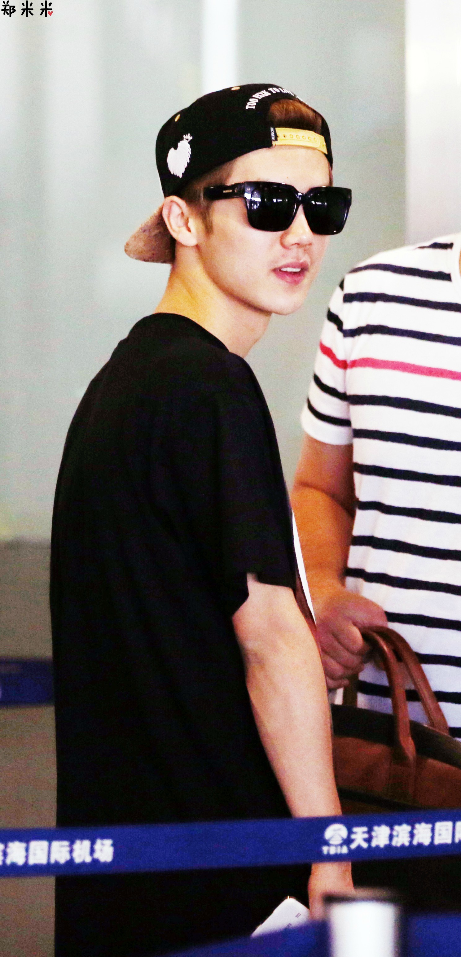 [FANTAKEN] 140628 Tianjin Airport - Departure [37P] 87be56f5tw1ehtv6kl251j215c2dutso