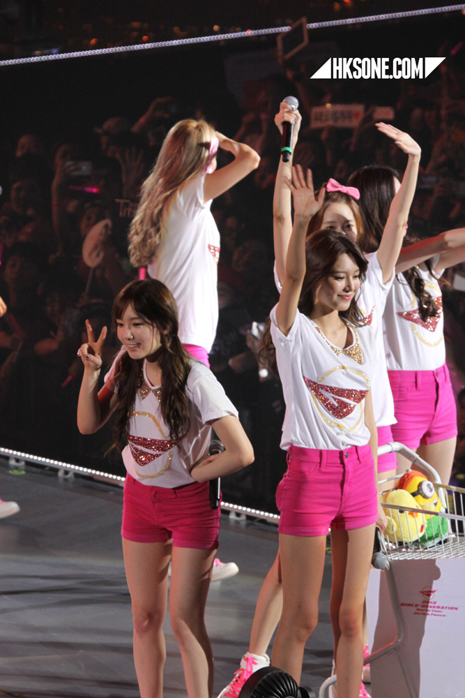 [PIC][11-10-2013]SNSD xuất phát đi Singapore để biểu diễn "2013 Girls' Generation's World Tour – Girls & Peace" vào sáng nay - Page 11 8af9a0acgw1e9oikhgi8wj20ij0rsahj