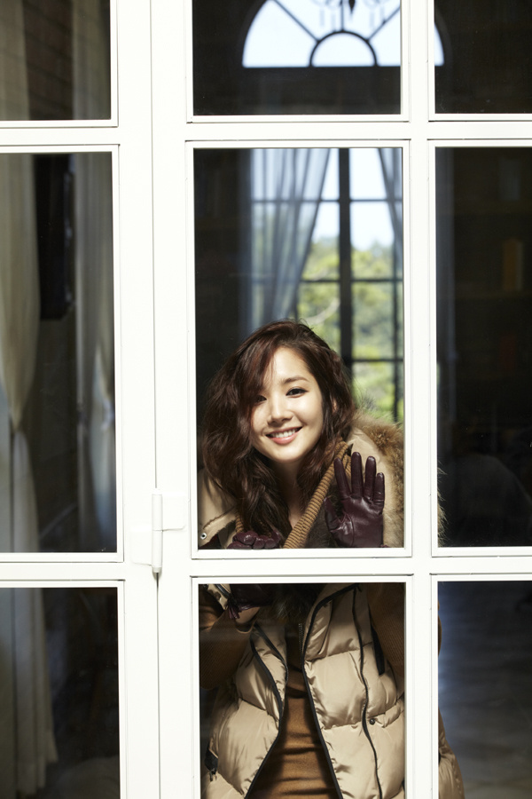  المزيد من صور Park Min Young من مجموعة Compagna للشتاء 2012  9a6d8407gw1dy45zuogbij