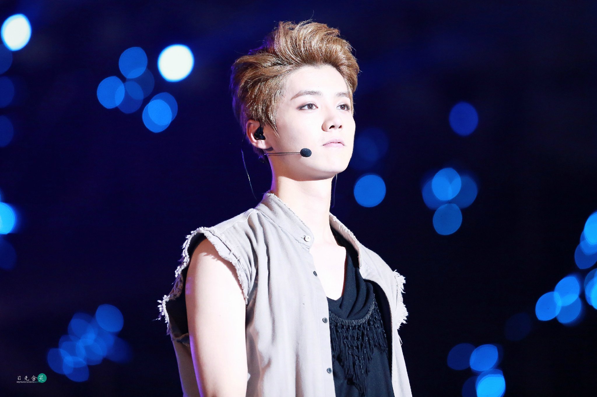 [FANTAKEN] 140705 EXO Concert "The Lost Planet" in Chengdu [150P] 9d2b250cjw1ei2iw3oy46j21kw11wjym