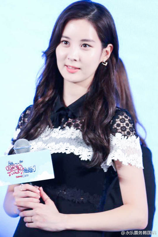 [PIC][27-06-2016]SeoHyun khởi hành đi Bắc Kinh - Trung Quốc để quảng bá cho bộ phim "So,I Married An AntiFan" vào sáng nay A52b363djw1f59v5ptdx7j20f00mjdhq