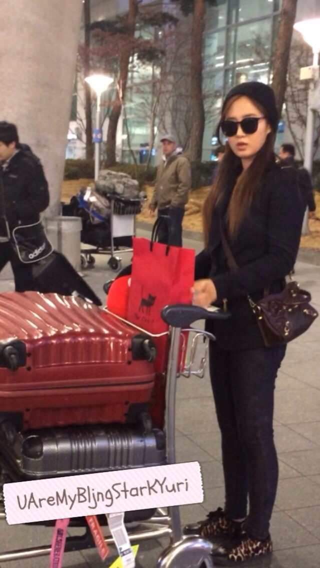 [PIC][09-01-2014]Tiffany và Yuri trở về Hàn Quốc vào chiều nay A8df5375jw1ecdeowcok2j20hs0vk78a