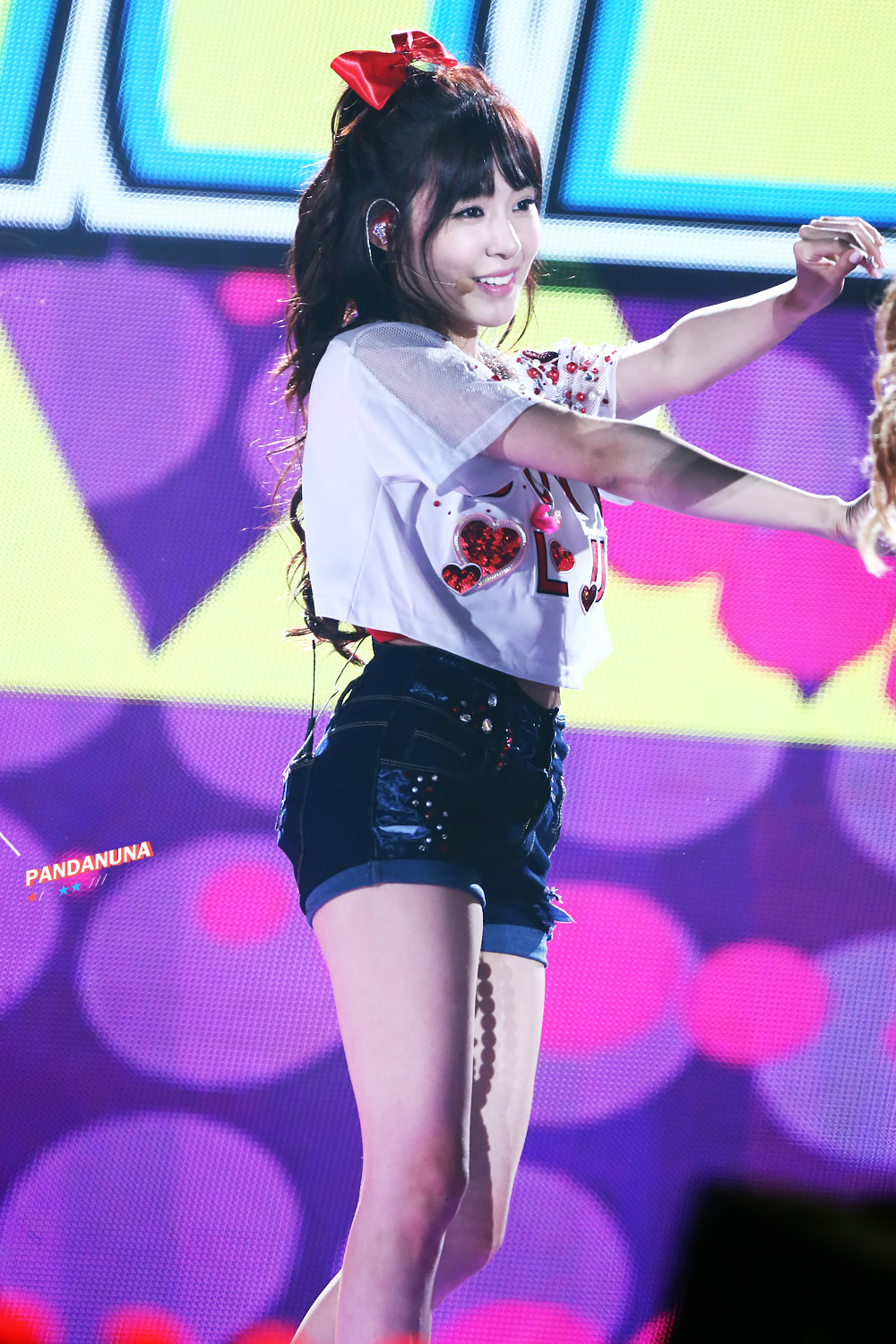 [PIC][01-09-2013]Hình ảnh mới nhất từ "Incheon Korean Music Wave 2013" của SNSD và MC YulTi vào tối nay - Page 7 A94731f8gw1e8u6p40c4nj20rs15oh51