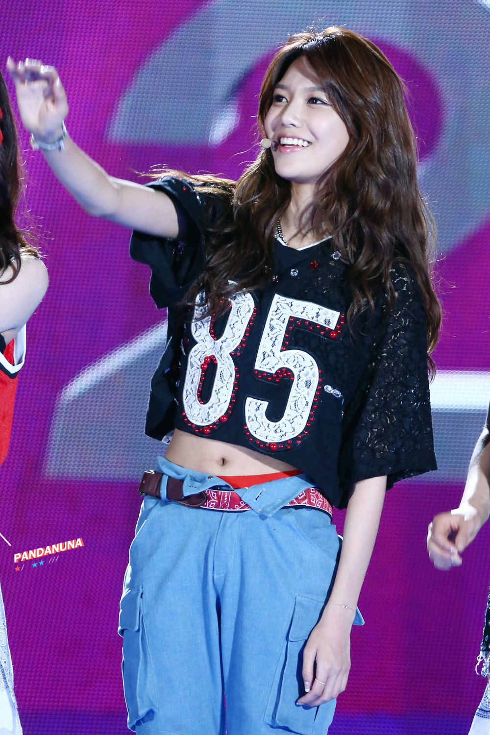 [PIC][01-09-2013]Hình ảnh mới nhất từ "Incheon Korean Music Wave 2013" của SNSD và MC YulTi vào tối nay - Page 7 A94731f8gw1e8u6qnsby6j20rs15o4iy