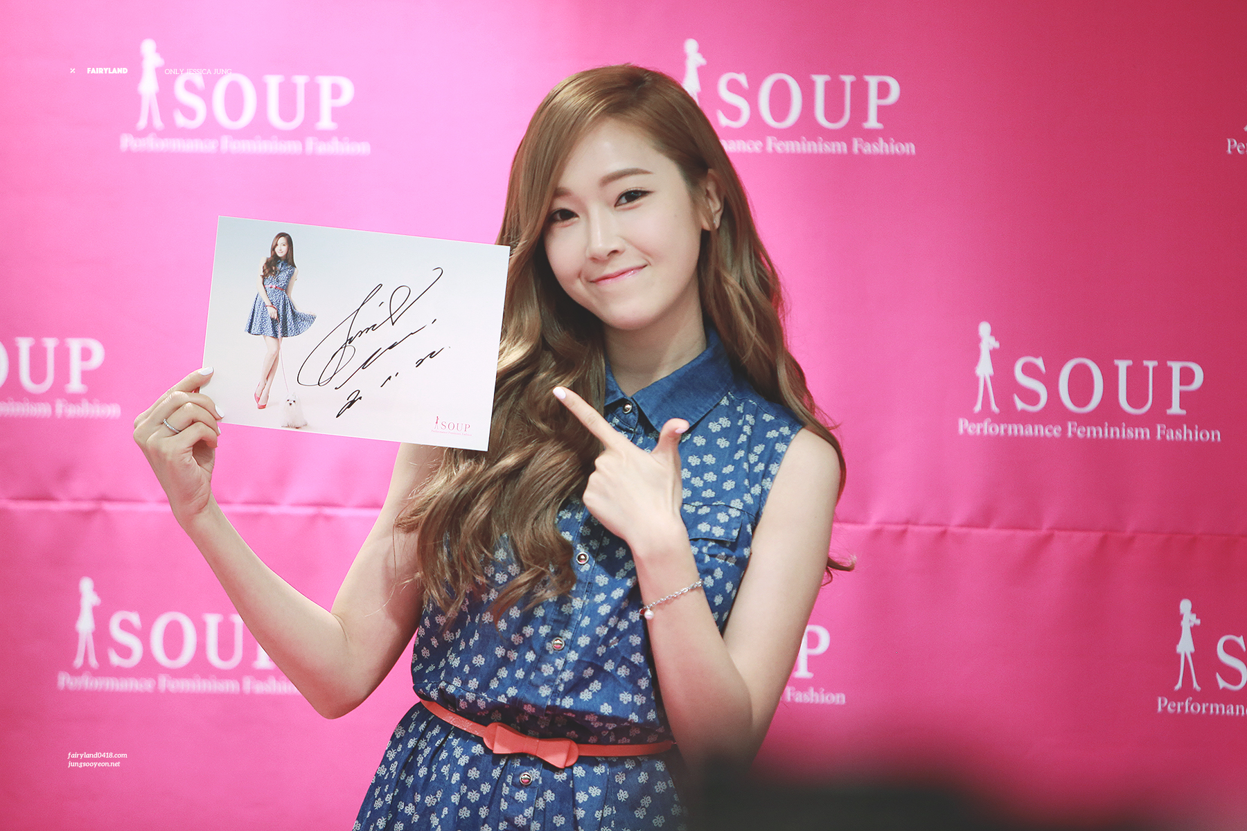 [PIC][14-06-2014]Jessica tham dự buổi fansign lần 2 cho thương hiệu "SOUP" vào trưa nay - Page 2 Be21ec30gw1f9udyqqmj5j21e00xcqv5