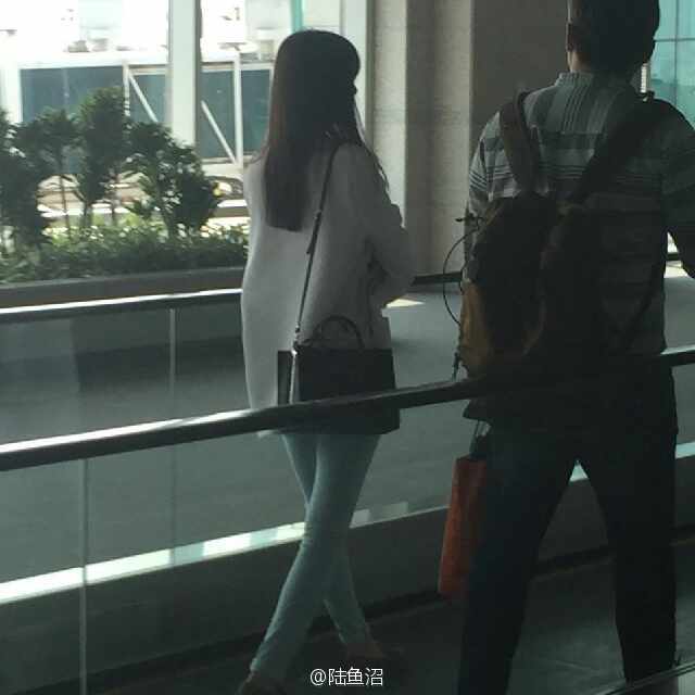 [PIC][22-04-2015]YoonA trở về Hàn Quốc vào sáng nay C2615012jw1ere94a7f0oj20hs0hsq39