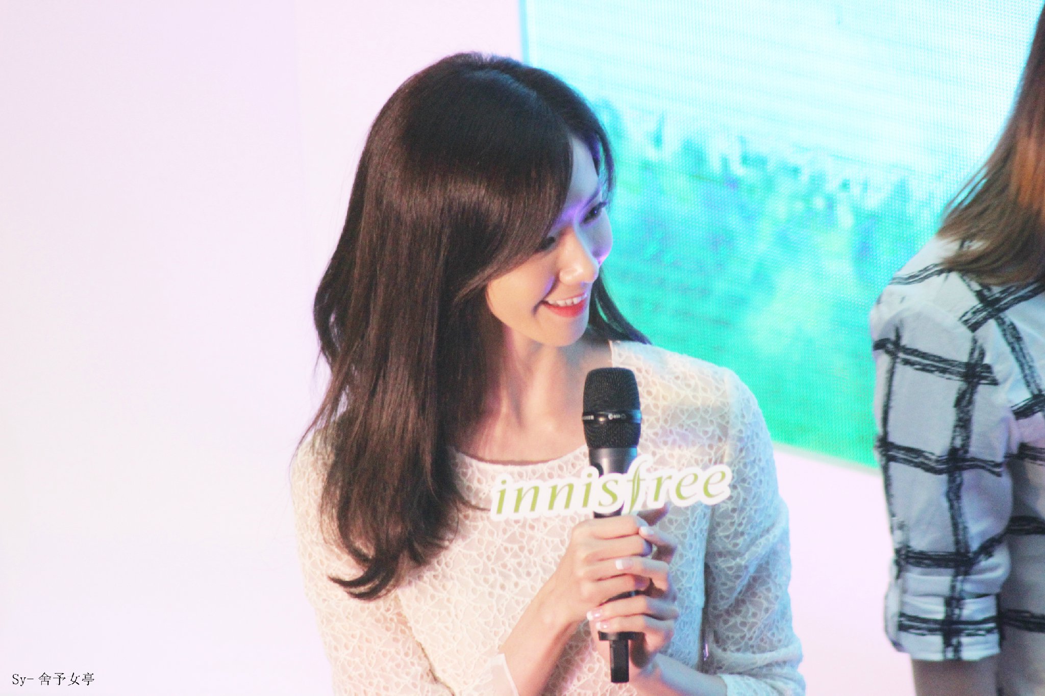 [PIC][18-09-2015]YoonA khởi hành đi Bắc Kinh - Trung Quốc để tham dự sự kiện "Innisfree GREEN BICYCLE TOUR" vào sáng nay - Page 3 Da0e7c5ejw1ew84xewb44j21kw11x47i