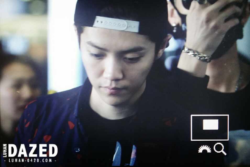 [Preview] 140512 Pudong Airport [17P] Ded715afjw1egbf3binraj20qj0hst9a