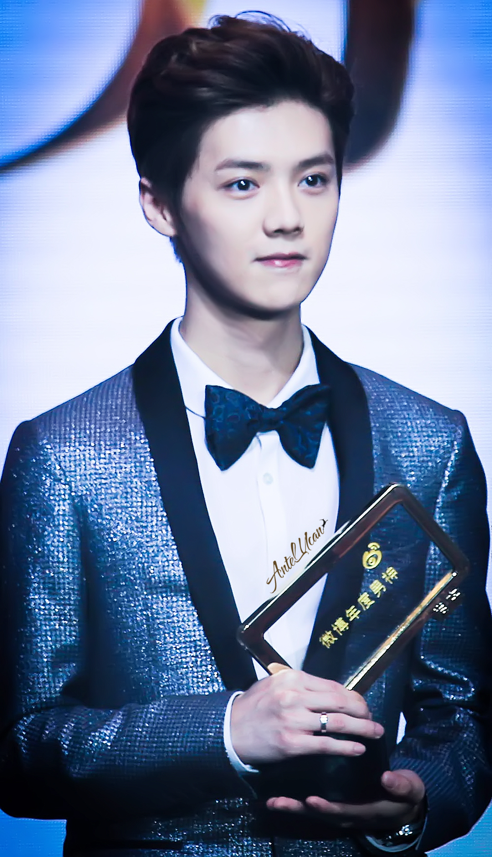 [FANTAKEN] 150115 2014 Weibo Awards Night [100P] E9c9041djw1eobb4167nsj20rs1cenpd