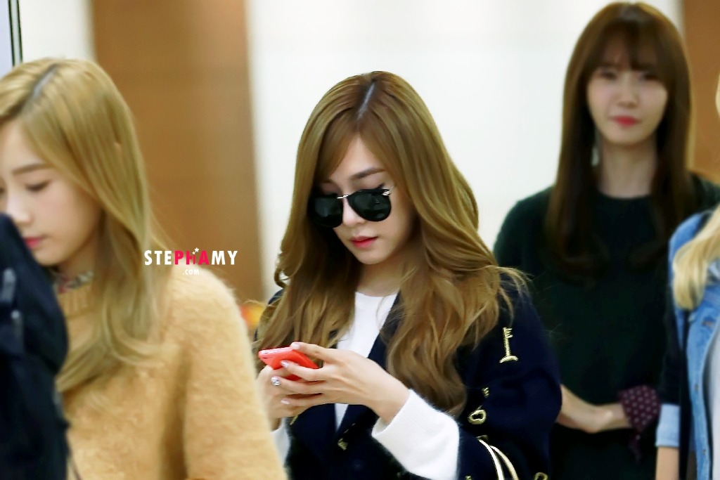 [PIC][26-10-2014]SNSD trở về Hàn Quốc vào trưa nay 005Nt9wyjw1elvl8t1dmnj315o0rsafm