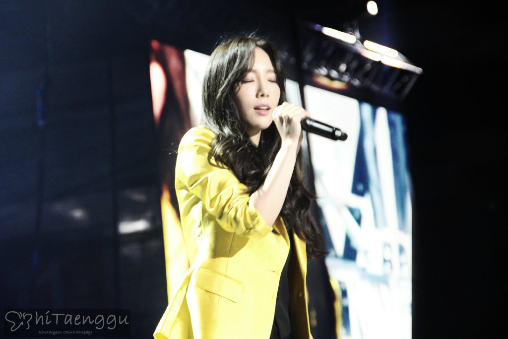 [PIC][21-11-2014]SNSD khởi hành đi Trung Quốc để tham gia "China for GG 1st Fan Party in NanJing" vào trưa nay - Page 17 005WnIUTgw1eo183c5p94j31kw11x46g