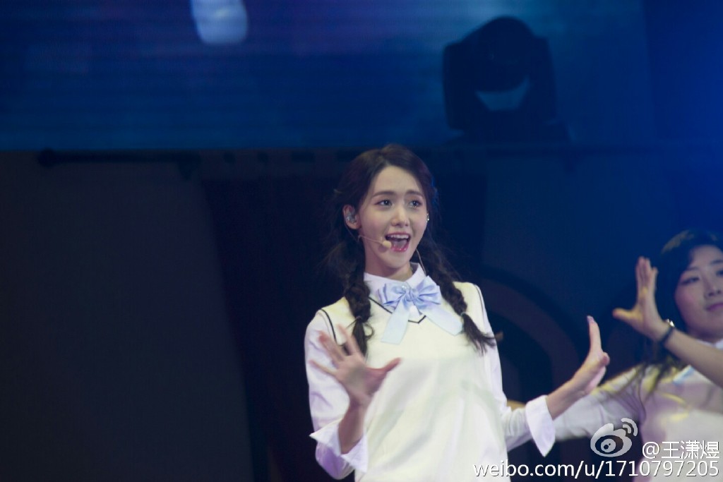 [PIC][24-07-2016]YoonA khởi hành đi Trùng Khánh - Trung Quốc để tham dự "2016 YoonA 1st Fanmeet - BLOSSOM in Chongqing" vào sáng nay - Page 3 65f8b195gw1f65z3973oqj21400qowhs