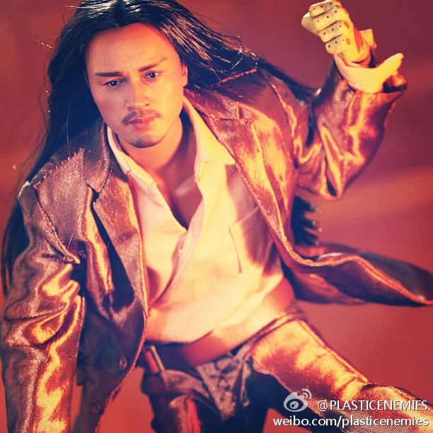 [Hot Toys] Leslie Cheung (Passion Tour Version) - 1/6 scale - Página 2 6a853733jw1e8je26flluj20h00h0wh2