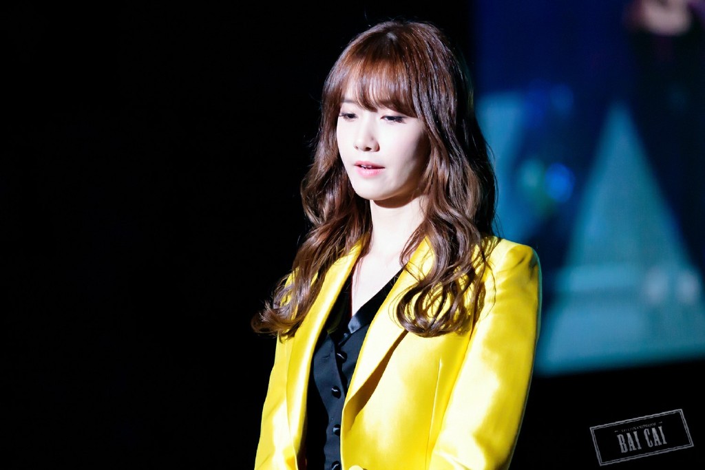 [PIC][21-11-2014]SNSD khởi hành đi Trung Quốc để tham gia "China for GG 1st Fan Party in NanJing" vào trưa nay - Page 9 6eaf7904jw1eml5ealiw7j215o0rs797