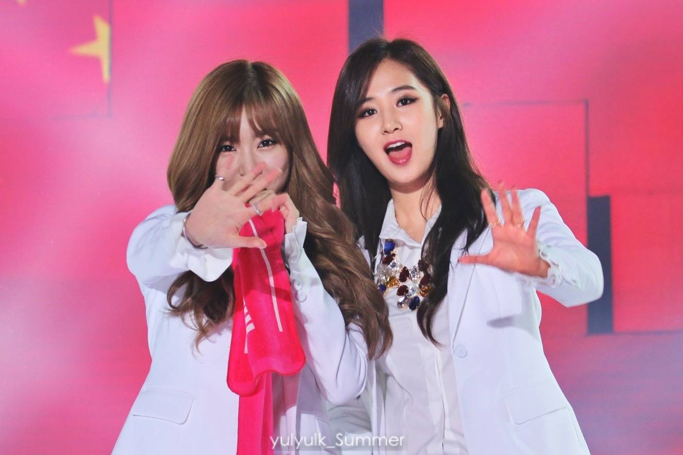 [PIC][24-10-2014]SNSD khởi hành đi Trung Quốc để biểu diễn tại "MBC Korean Music Wave in Beijing 2014" vào chiều nay - Page 3 A2be6f0egw1elpz7tqcixj210v0oltf7