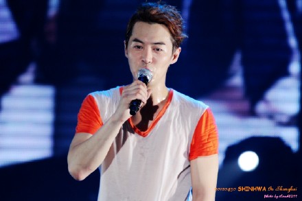 [1.5.12][Fanpics] Shinhwa @ 430 Shanghai concert 57a14d5dgw1dsixfswmalj