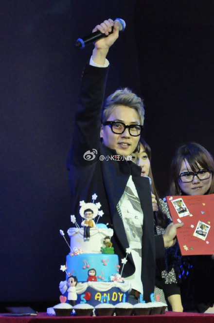 [7.1.12][Pics] Andy Beijing Fanmeet 58e0431ajw1douc4cfjzgj