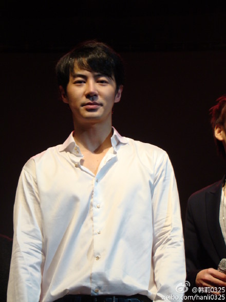 More JunJin at ShangHai FM Pics 629ff35agw1dnyzv7um71j