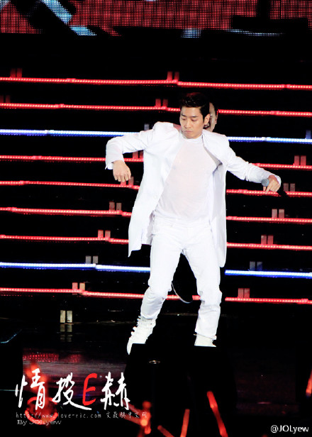 [1.5.12][Fanpics] Shinhwa @ 430 Shanghai concert 6856890dgw1dsislmfx6mj