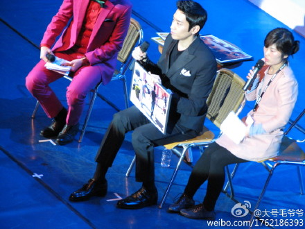 [7.1.12][Pics] Eric Shanghai Fanmeet 6908d499gw1douc51e9h0j