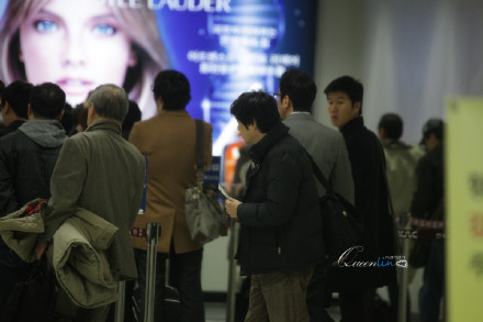 [21.12.11] Eric @ Gimpo Airport, Haneda Airport and Les Souliers opening 69d1b4d1gw1doa0whzrd8j