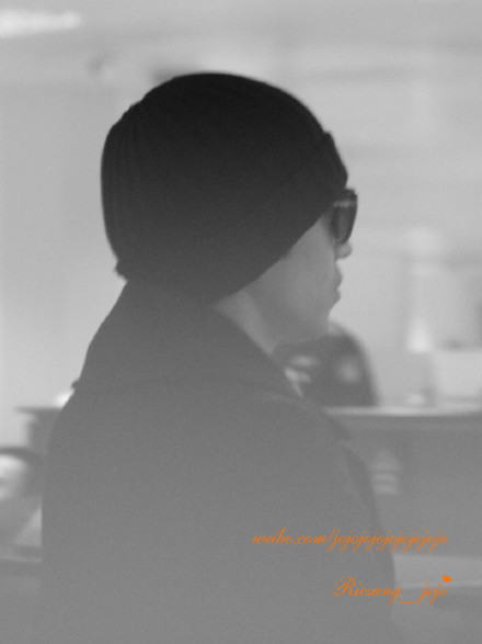 [8.1.12][Pics] Eric - Hongqiao-Seoul Airport PIcs 6e63067bgw1dovag15599j