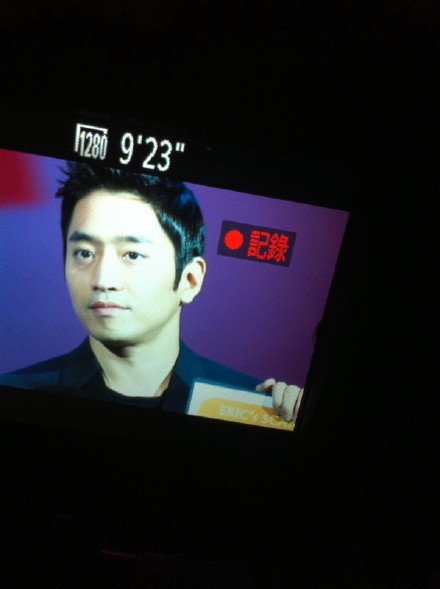 [7.1.12][Pics] Eric Shanghai Fanmeet 734e602ejw1dou4bmcofej