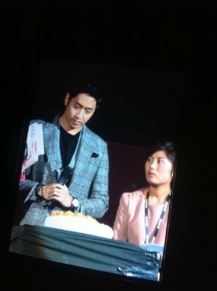 [7.1.12][Pics] Eric Shanghai Fanmeet 734e602ejw1dou5rja2t0j