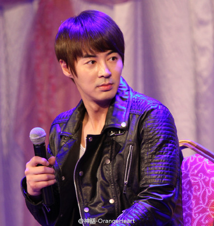 [11.2.12][Pics] JunJin @ Beijing Fanmeet Pics Part 2 95bf3916jw1dpzfoq1bsmj