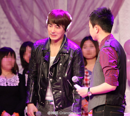 [11.2.12][Pics] JunJin @ Beijing Fanmeet Pics Part 2 95bf3916jw1dpzfv2ovqsj