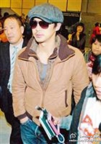 [24.12.11] JunJin@Taiwan News Pics 963bbc80jw1doejviehlzj