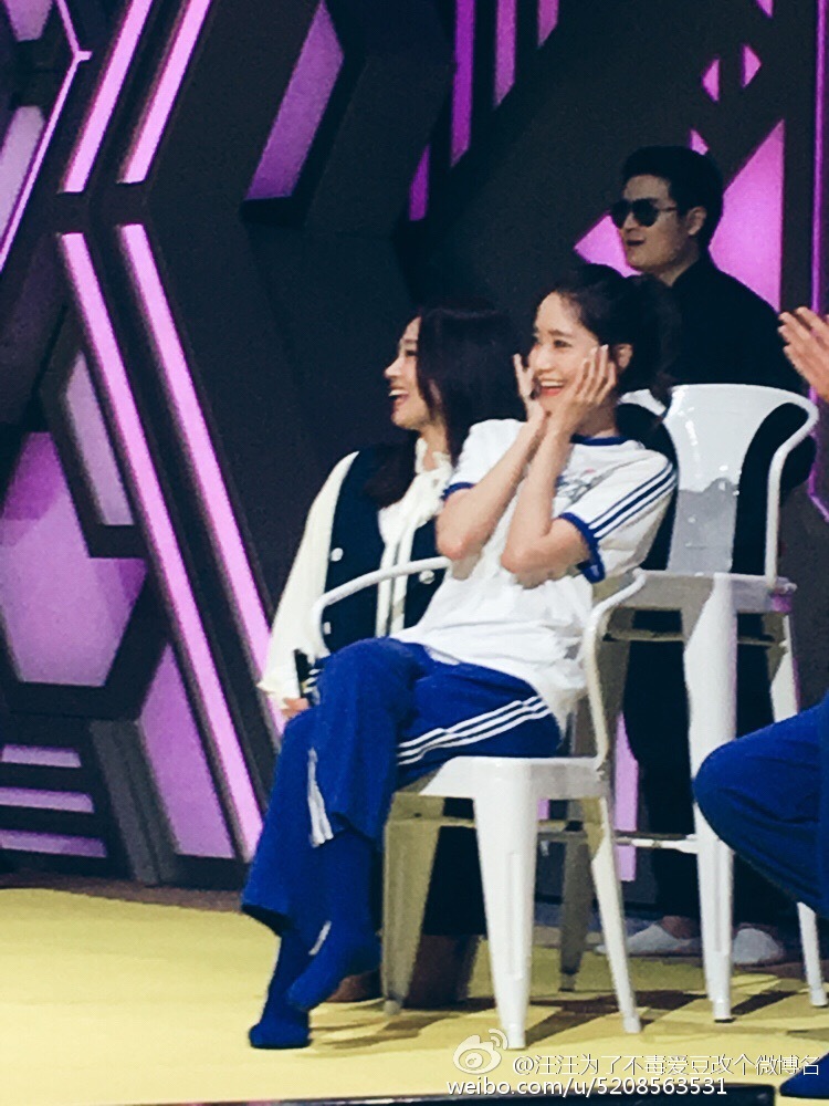 [PIC][18-04-2016]YoonA khởi hành đi Trường Sa - Trung Quốc để ghi hình cho chương trình "HAPPY CAMP" vào sáng nay - Page 2 005GuBjdjw1f3n6pchkg7j30ku0rs43i