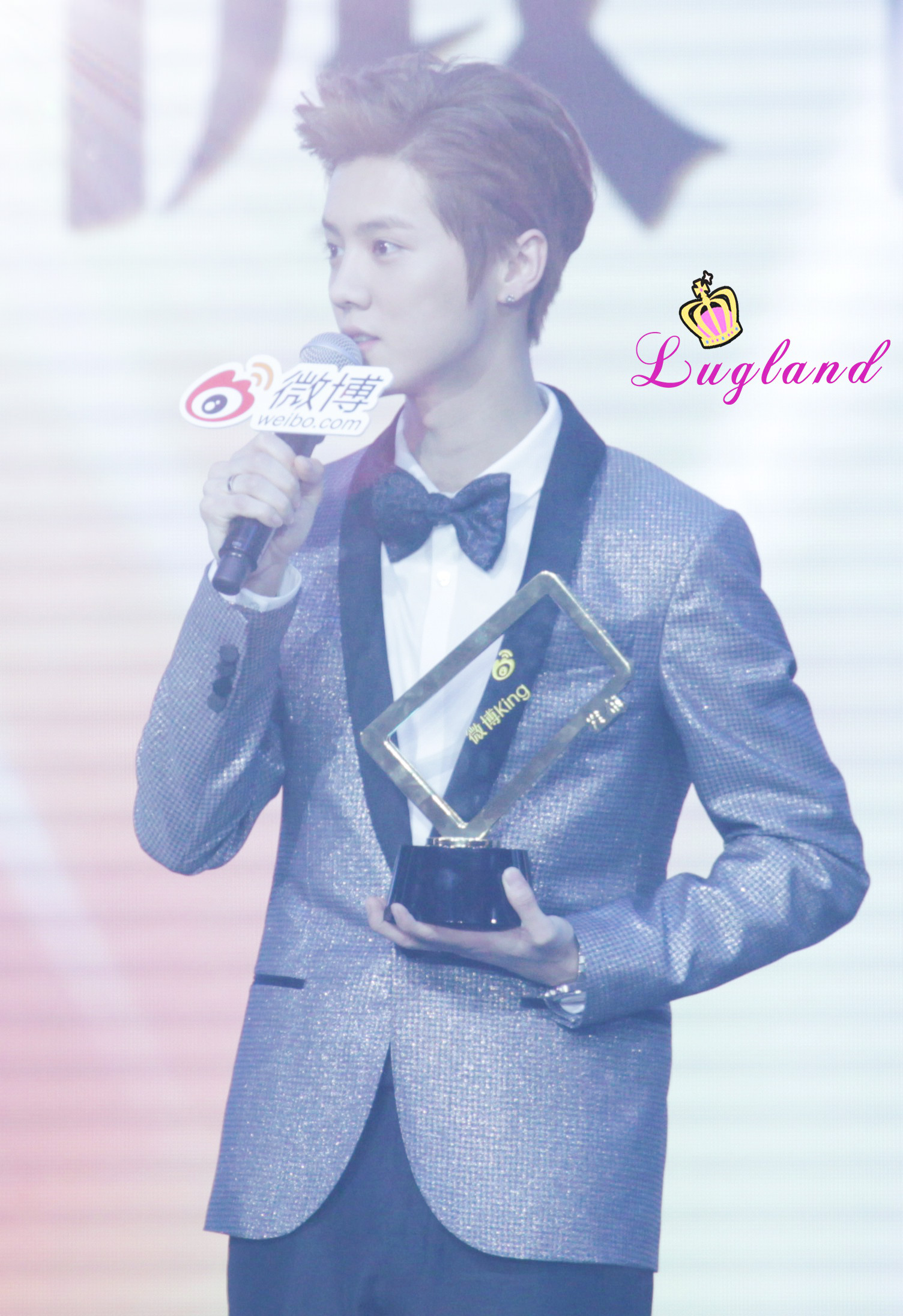 [FANTAKEN] 150115 2014 Weibo Awards Night [100P] 005KJncKjw1eocscaotdej315s1owncg