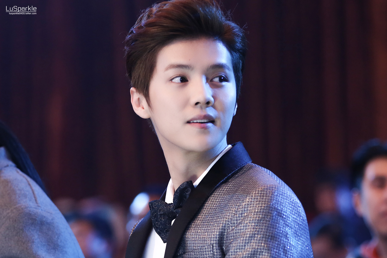 [FANTAKEN] 150115 2014 Weibo Awards Night [100P] 005OSMLnjw1eobmiql20sj315o0rsk49