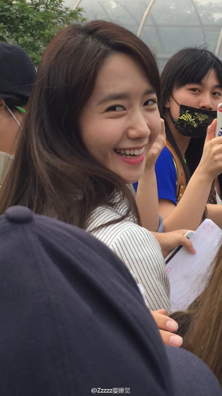 [PIC][20-05-2015]YoonA khởi hành đi Trung Quốc vào trưa nay 4cade755jw1esarjnxmwpj20ku112wxp