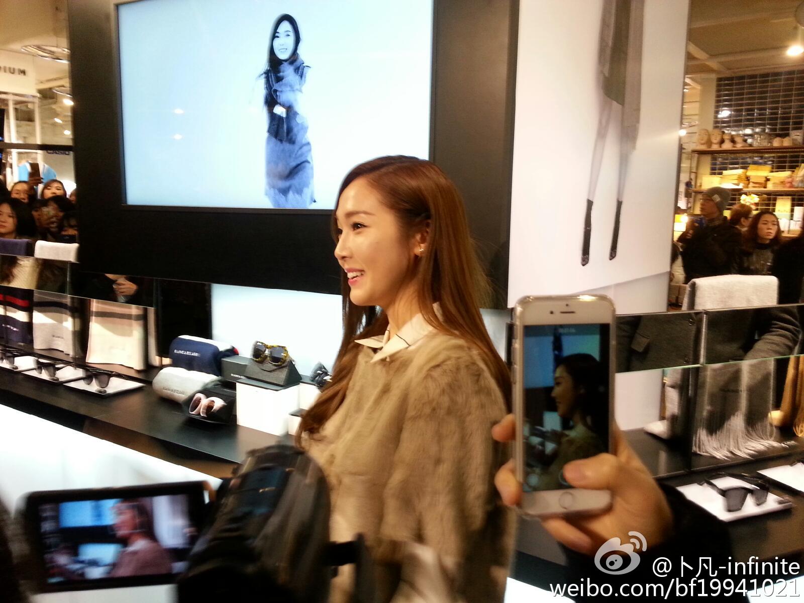 [PIC][22-12-2014]Jessica tham dự buổi fansign cho "BLANC&ECLARE" chi nhánh Seoul, Hàn Quốc vào chiều nay 627b3cb5jw1enj0l04q1vj218g0xcwji