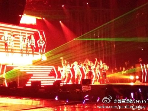 [PREVIEW/FANTAKEN][15-012012][UPDATE] SNSD @ HK Concert! 66b824f1jw1dp3g73f4lrj