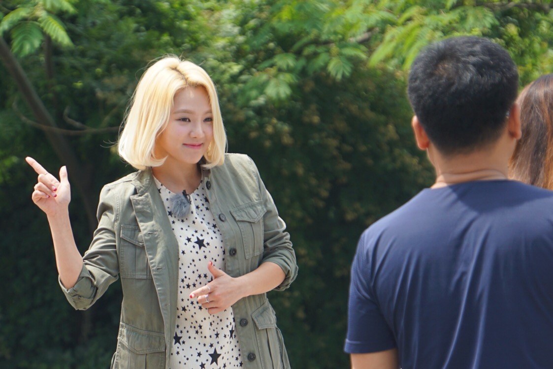 [PIC][23-05-2016]Sunny và HyoYeon khởi hành đi Trung Quốc để ghi hình cho chương trình '스타강림/Star Descent' vào tối nay 67ae9ed9jw1f48lgoy8pxj20v70kuaee