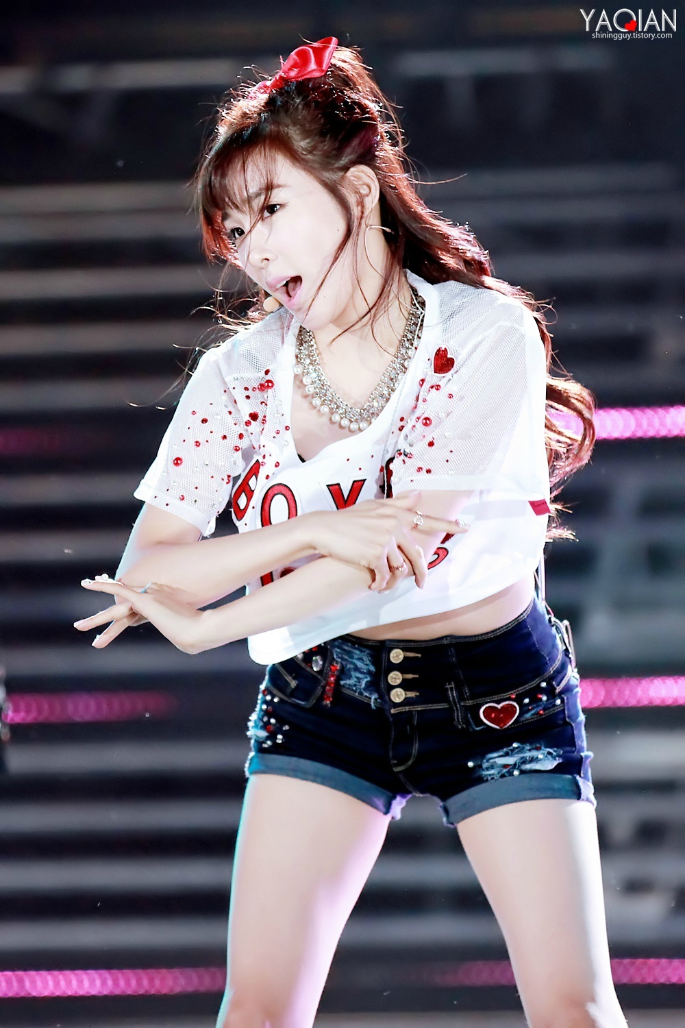 [PIC][01-09-2013]Hình ảnh mới nhất từ "Incheon Korean Music Wave 2013" của SNSD và MC YulTi vào tối nay - Page 8 6867da64gw1eaino4fltfj20rs15o14t