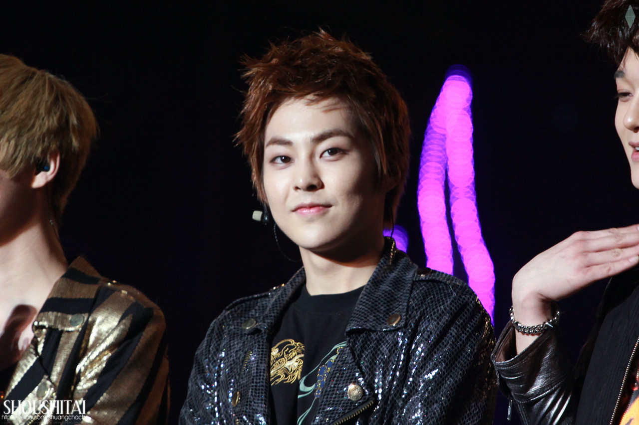 [Fantaken] 091212 EXO M XiuMin @ Chongqing Irreplaceable Concert  695d55e1tw1e0nmv6ayhnj