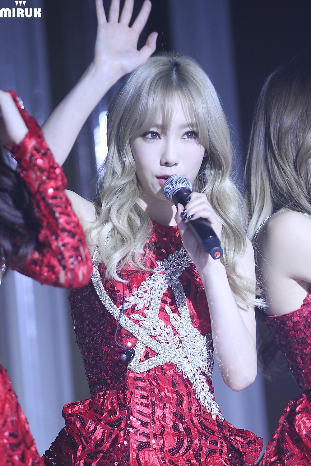 [PIC][27-10-2015]TaeTiSeo khởi hành đi Thượng Hải – Trung Quốc để tham dự "Lễ kỷ niệm 35 năm thành lập Louis Quatorze" vào sáng nay - Page 4 69a482dbgw1exh5gi863rj20rs15o4es