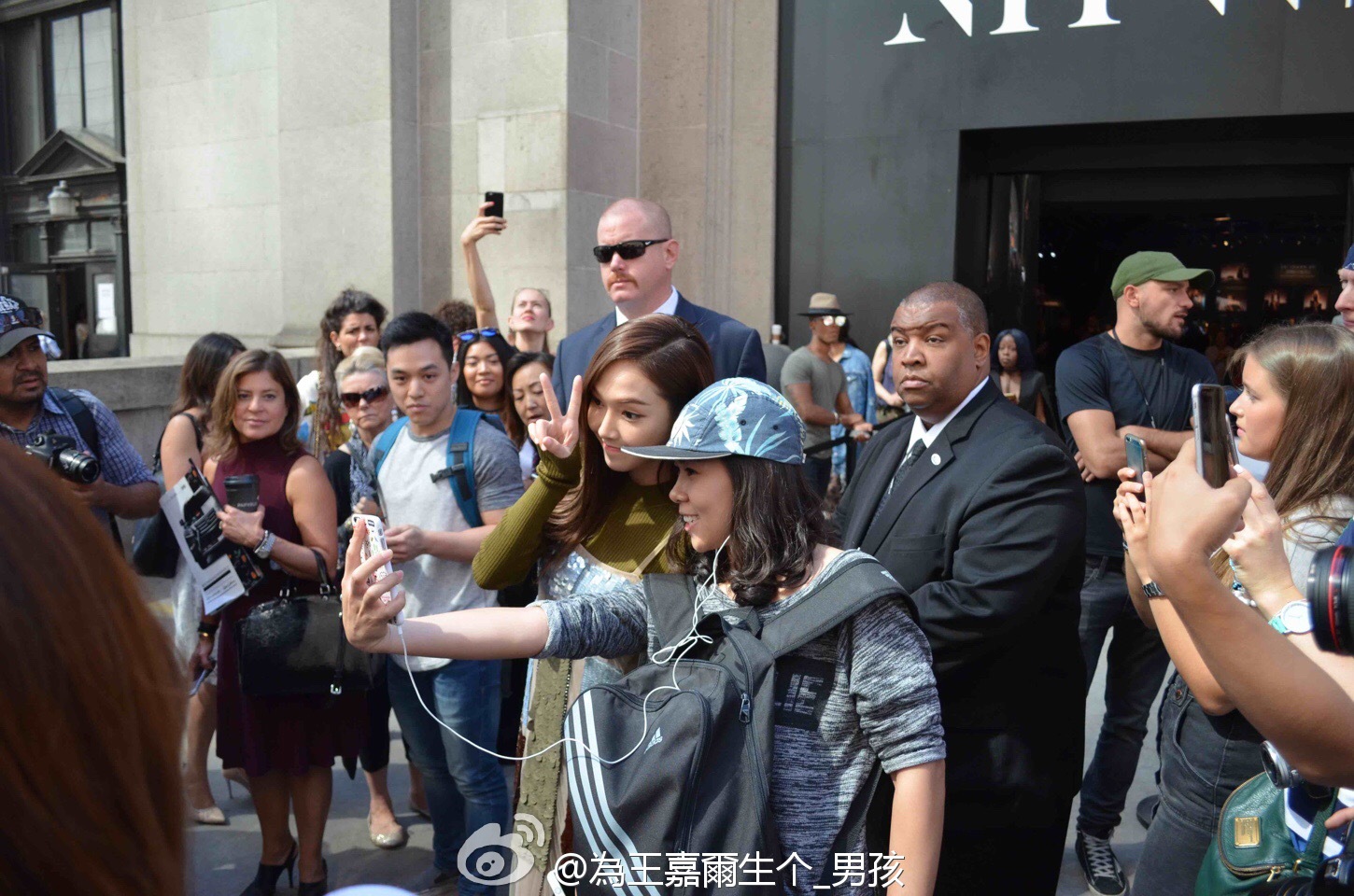 [PIC][13-09-2016]Jessica tham dự "New York Fashion Week 2017 - VERA WANG Show" vào hôm nay 6a6d3496gw1f7sz7ycq5ij214a0qotix