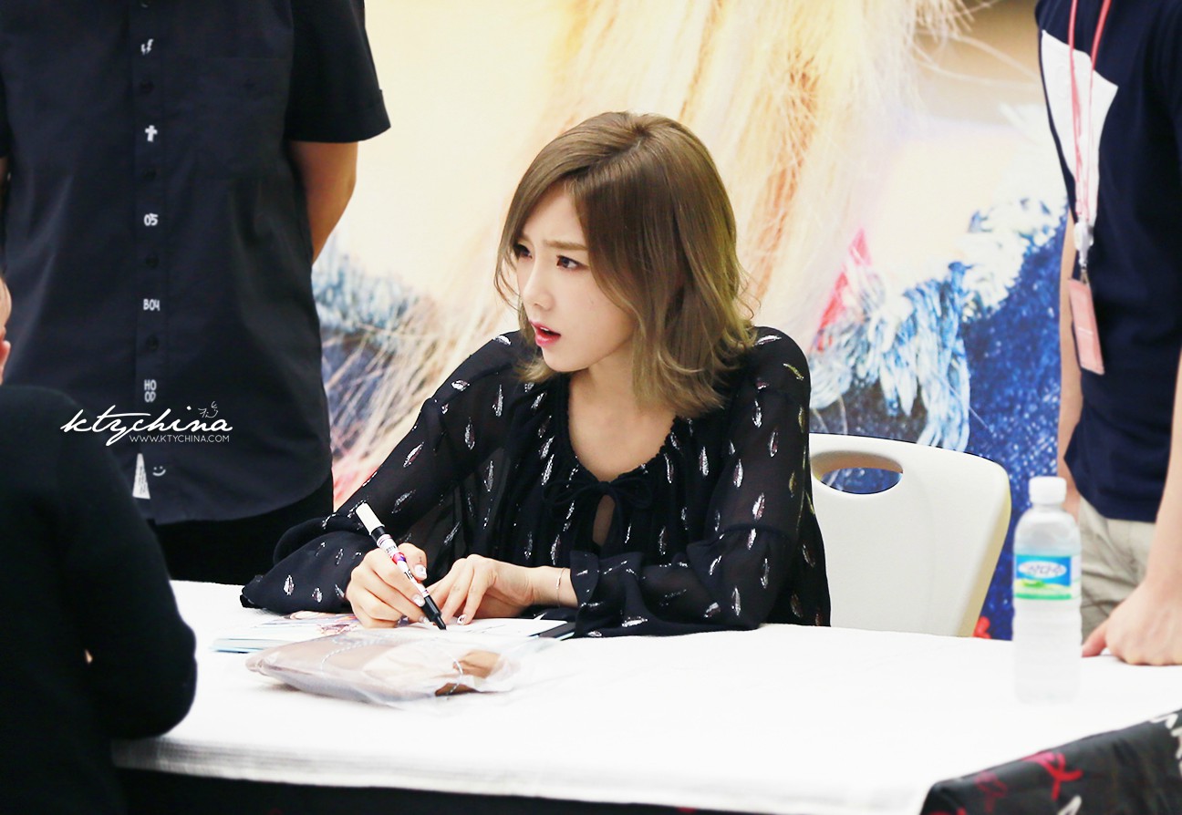 [PIC][30-06-2016]TaeYeon tham dự buôi fansign đầu tiên cho "Why" vào tối nay - Page 3 6b85d1dcgw1fbtyhxomsfj21000ouq7w