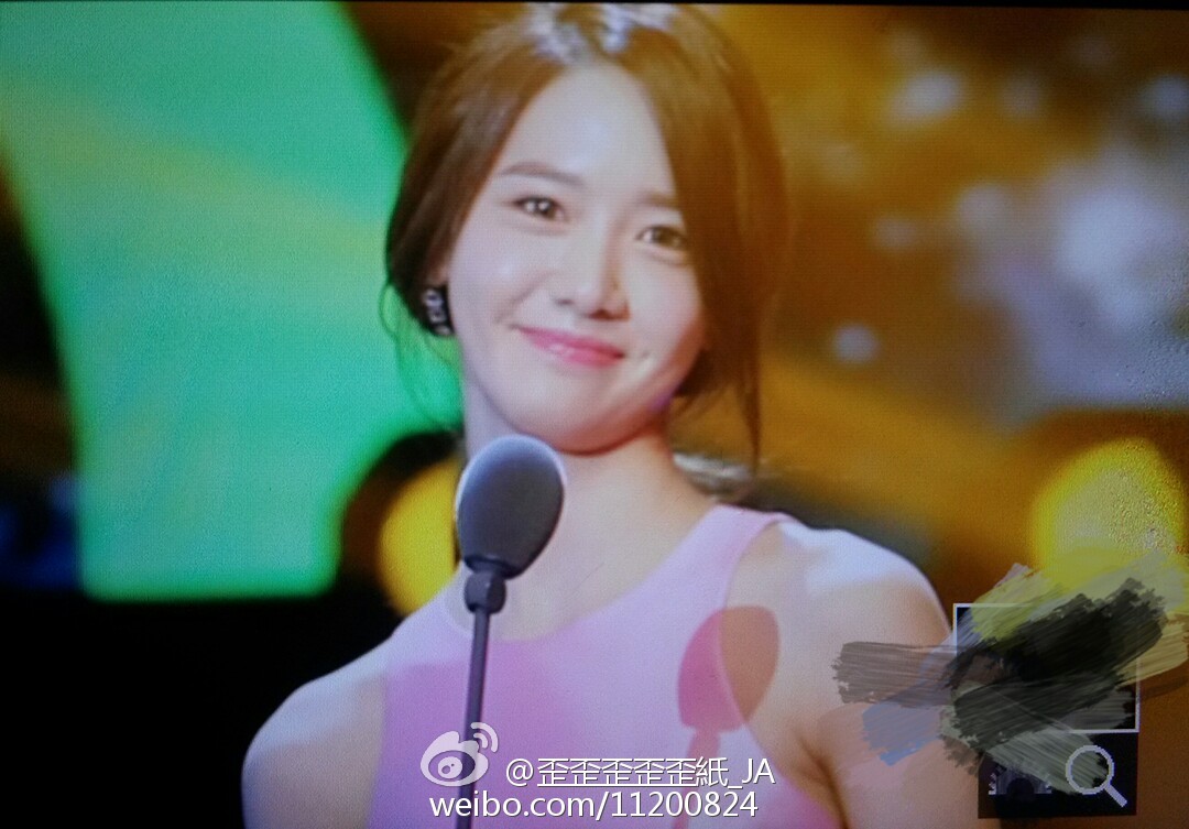 [PIC][05-12-2015]YoonA khởi hành đi Trung Quốc để tham dự "2016 iQiYi Concert 'ALL-STAR CARNIVAL'" vào sáng nay 6c33e0b1jw1eyp1sdrdwhj20u00kxtcm