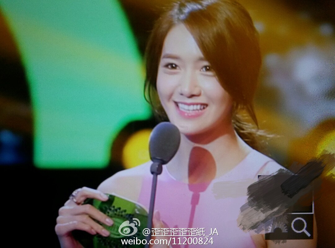 [PIC][05-12-2015]YoonA khởi hành đi Trung Quốc để tham dự "2016 iQiYi Concert 'ALL-STAR CARNIVAL'" vào sáng nay 6c33e0b1jw1eyp1sebh19j20u00ma782