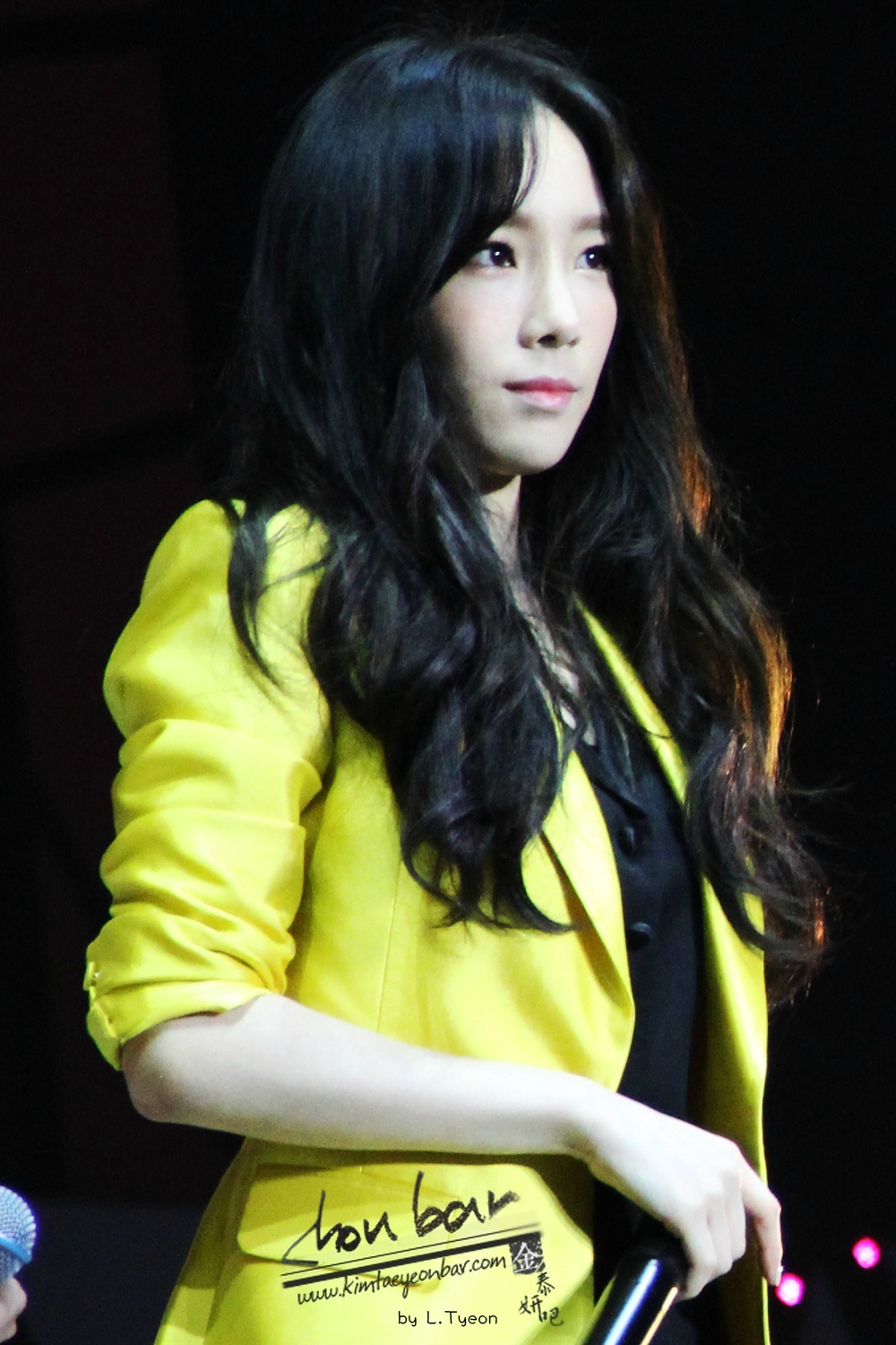 [PIC][21-11-2014]SNSD khởi hành đi Trung Quốc để tham gia "China for GG 1st Fan Party in NanJing" vào trưa nay - Page 9 6c68c1a3jw1emmgavfeydj20rs15o7ea