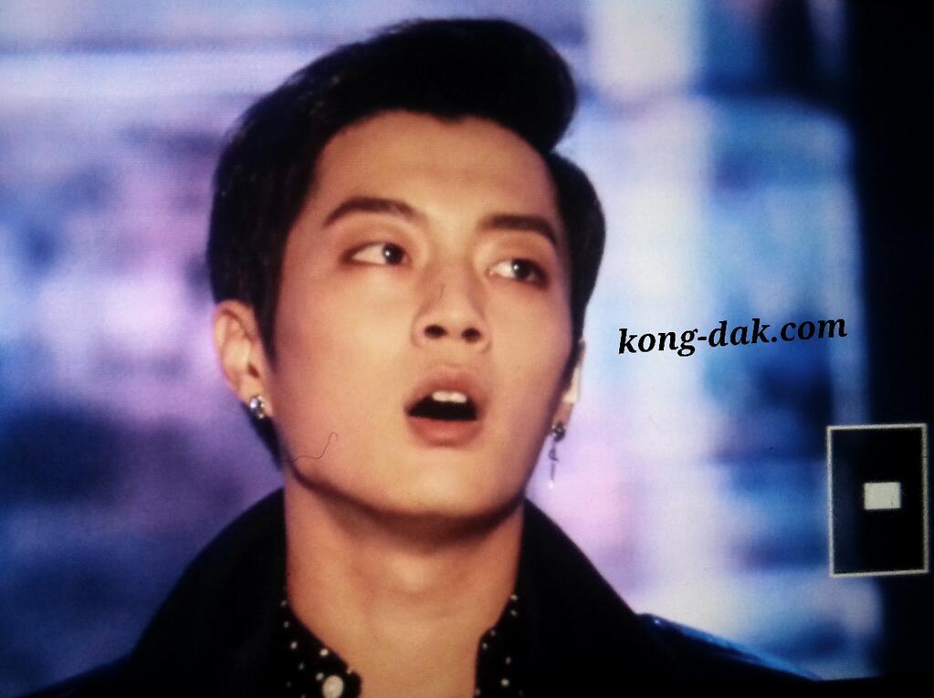 [PICS] [14.11.13] Doojoon @ 2013 Melon Music Award 6d045b8fgw1eaktp91flvj20sf0l975p