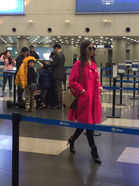 [PIC][06-12-2015]YoonA trở về Hàn Quốc vào chiều nay 6f71fa14jw1eypvd99txmj20dc0hsjt5